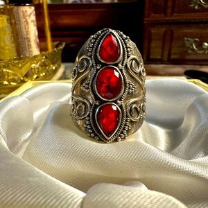 Lady’s GARNET&silver ring, size 14.5, beautiful TAKING OFFERS!!!!!